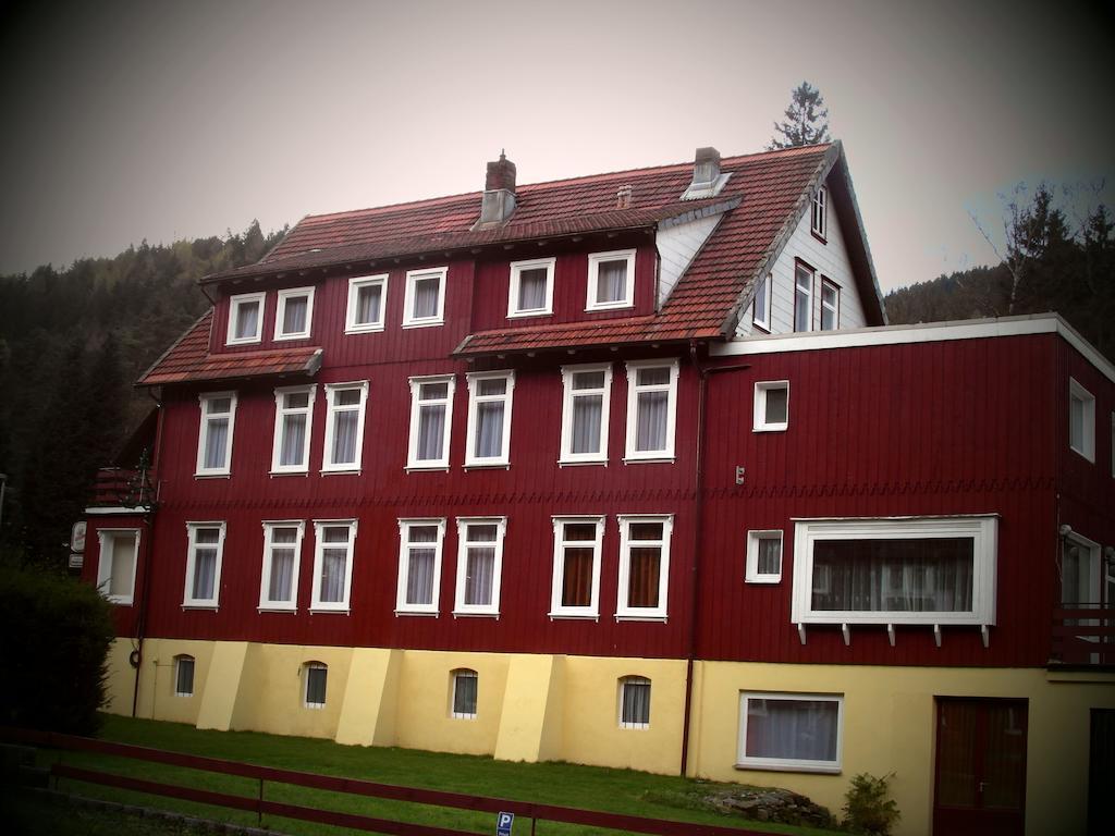 Pension "Am Wald"Lautenthal エクステリア 写真